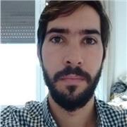 Aunque soy abogado, tengo amplios conocimientos de historia y un perfil didáctico